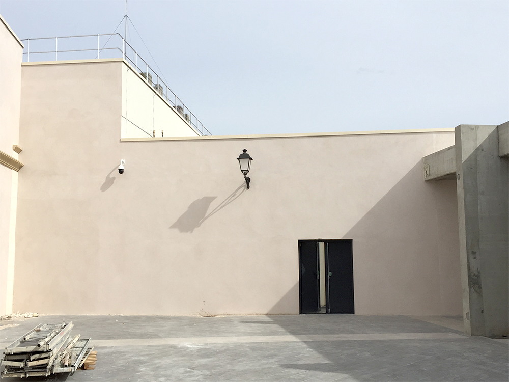 ungestaltete Fassade VN 8 v